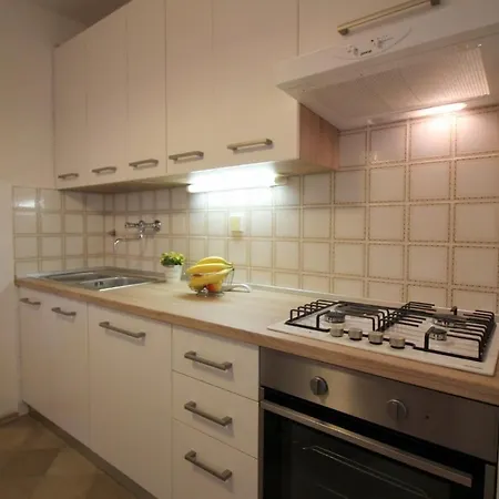Apartment Porec, Istria 6 *
